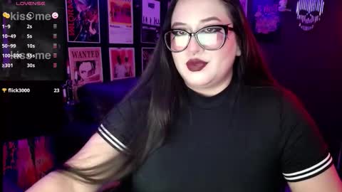 Raven online show from November 28, 2025, 9:06 pm