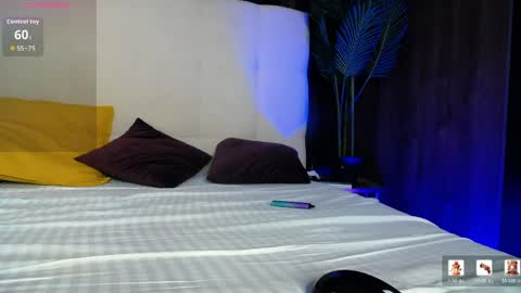 Raven Foxxy online show from May 8, 2026, 5:35 am