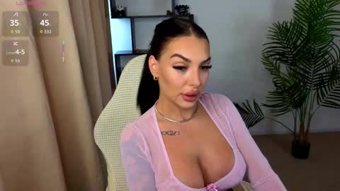 Snapshot of raven_inkk chatting on October 8, 2025, 9:18 am raven_inkk online show from October 8, 2025, 9:18 am