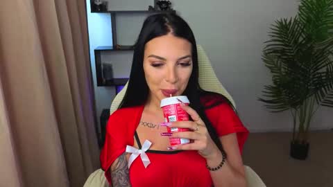 Snapshot of raven_inkk chatting on October 31, 2025, 10:49 am raven_inkk online show from October 31, 2025, 10:49 am