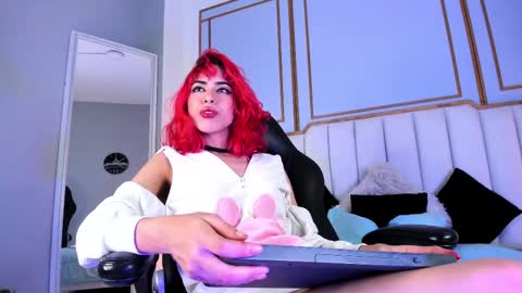 raven_jade_ online show from January 28, 2025, 9:08 am