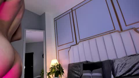 raven_jade_ online show from February 2, 2025, 3:28 pm