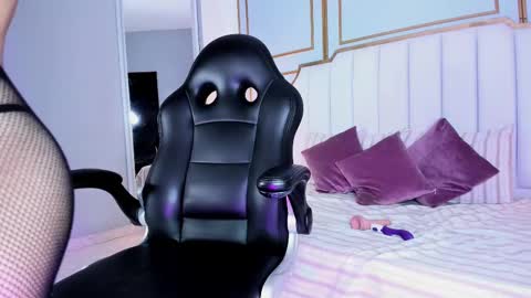 raven_jade_ online show from March 1, 2025, 6:57 am