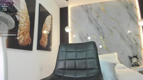 raven_li online show from March 9, 2025, 7:34 am