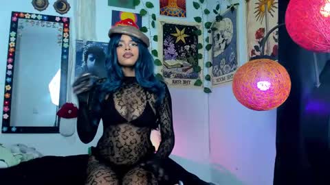 raven  online show from December 14, 2025, 11:53 pm