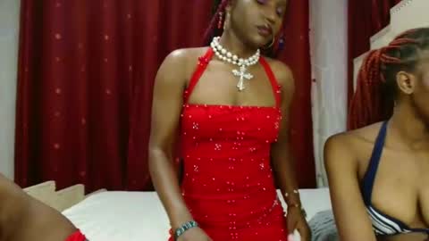 Snapshot of raven_luxe chatting on February 14, 2026, 4:37 pm Raven online show from February 14, 2026, 4:37 pm