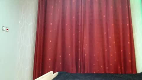 Snapshot of raven_luxe chatting on February 25, 2026, 6:17 pm Raven online show from February 25, 2026, 6:17 pm