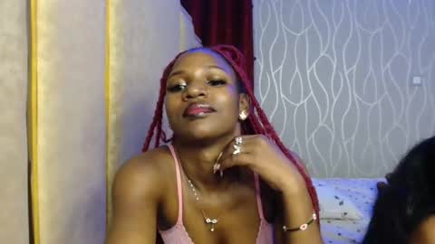 Snapshot of raven_luxe chatting on June 2, 2026, 12:23 am Raven online show from June 2, 2026, 12:23 am