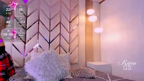 Snapshot of raven_luxx chatting on June 22, 2026, 6:49 pm RAVEN online show from June 22, 2026, 6:49 pm