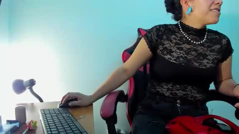 Snapshot of raven_rouge chatting on October 22, 2025, 5:08 am gata online show from October 22, 2025, 5:08 am