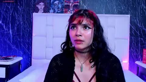 Snapshot of raven_roxx chatting on October 18, 2025, 4:04 am Raven 1030pm to 530am Colombia hour online show from October 18, 2025, 4:04 am