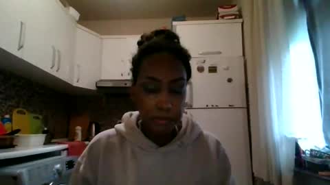 ravenbby online show from May 2, 2026, 9:58 am