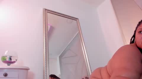 Snapshot of ravendipaul_ chatting on December 2, 2024, 9:50 pm online show from December 2, 2024, 9:50 pm