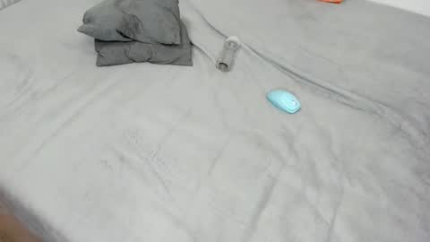 Raveneusbiter online show from February 3, 2026, 6:57 pm