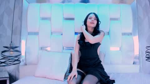    online show from February 5, 2026, 12:32 pm