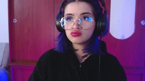Snapshot of raventh_ chatting on April 2, 2026, 10:46 am raventh_ online show from April 2, 2026, 10:46 am
