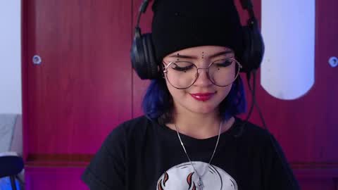 Snapshot of raventh_ chatting on April 4, 2026, 11:18 am raventh_ online show from April 4, 2026, 11:18 am