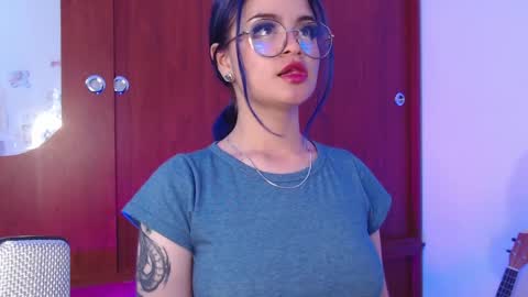 Snapshot of raventh_ chatting on April 25, 2026, 1:41 pm raventh_ online show from April 25, 2026, 1:41 pm