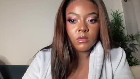 raventhebigbodybitch online show from February 3, 2025, 1:09 am