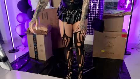 Raven Witch online show from April 30, 2026, 6:47 pm