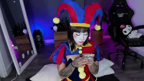 Raven Witch online show from June 12, 2026, 7:46 pm
