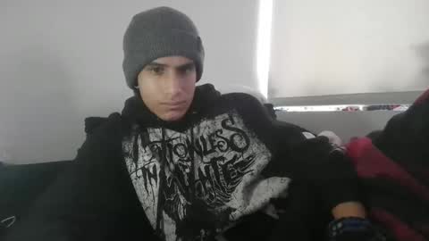 ravenxbat online show from December 3, 2025, 3:32 pm