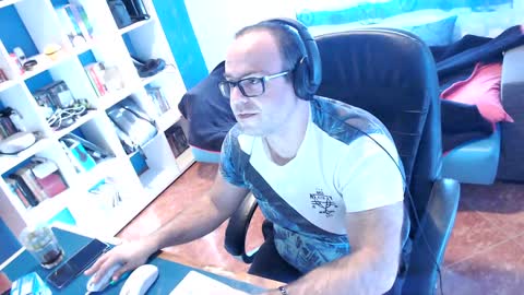 ravingr3d3 online show from January 14, 2025, 3:15 pm