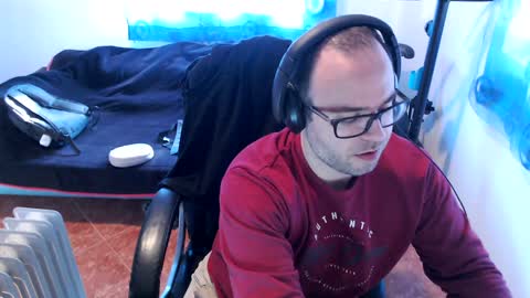 ravingr3d3 online show from January 16, 2025, 2:41 pm