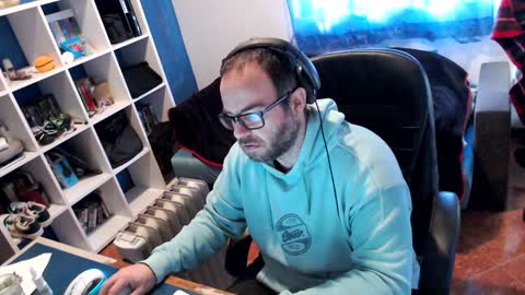 ravingr3d3 online show from February 4, 2025, 9:07 am
