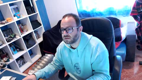 ravingr3d3 online show from February 5, 2025, 9:04 am