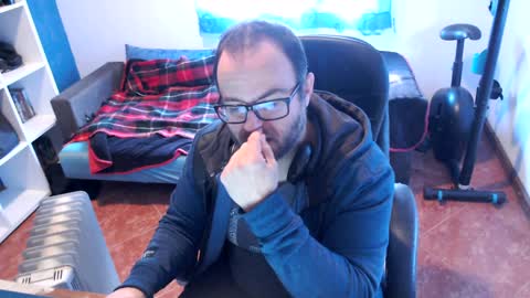 ravingr3d3 online show from February 6, 2025, 12:05 pm