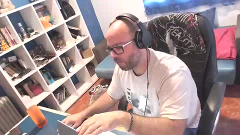 Snapshot of ravingr3d3 chatting on September 17, 2025, 1:46 pm ravingr3d3 online show from September 17, 2025, 1:46 pm