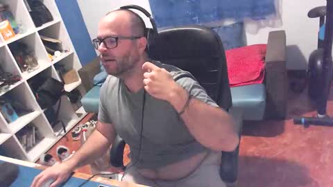 Snapshot of ravingr3d3 chatting on September 18, 2025, 9:17 pm ravingr3d3 online show from September 18, 2025, 9:17 pm