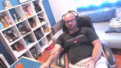 Snapshot of ravingr3d3 chatting on September 21, 2025, 1:35 pm ravingr3d3 online show from September 21, 2025, 1:35 pm