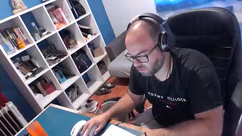 Snapshot of ravingr3d3 chatting on September 23, 2025, 9:01 am ravingr3d3 online show from September 23, 2025, 9:01 am