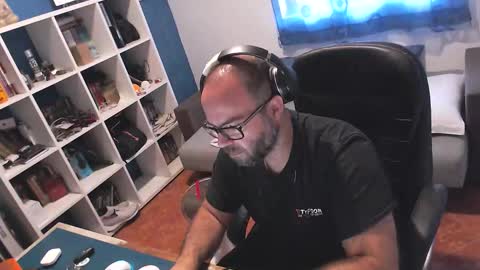 Snapshot of ravingr3d3 chatting on September 29, 2025, 8:08 am ravingr3d3 online show from September 29, 2025, 8:08 am