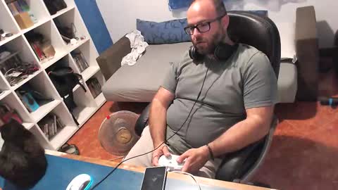 Snapshot of ravingr3d3 chatting on October 1, 2025, 8:48 pm ravingr3d3 online show from October 1, 2025, 8:48 pm