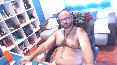 Snapshot of ravingr3d3 chatting on October 6, 2025, 9:29 am ravingr3d3 online show from October 6, 2025, 9:29 am