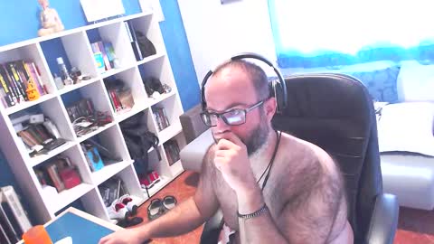 Snapshot of ravingr3d3 chatting on October 7, 2025, 9:39 am ravingr3d3 online show from October 7, 2025, 9:39 am