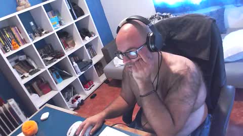 Snapshot of ravingr3d3 chatting on October 9, 2025, 11:19 am ravingr3d3 online show from October 9, 2025, 11:19 am