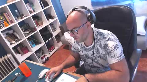 Snapshot of ravingr3d3 chatting on October 10, 2025, 8:13 am ravingr3d3 online show from October 10, 2025, 8:13 am