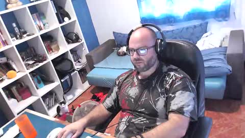 Snapshot of ravingr3d3 chatting on October 22, 2025, 10:37 am ravingr3d3 online show from October 22, 2025, 10:37 am