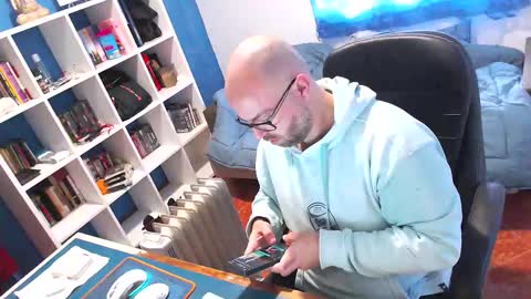 ravingr3d3 online show from March 3, 2026, 9:04 am