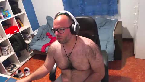ravingr3d3 online show from May 1, 2026, 10:58 pm