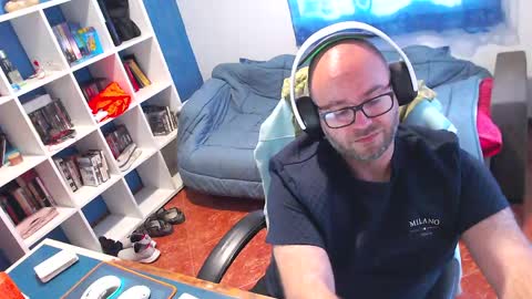 ravingr3d3 online show from May 6, 2026, 2:00 pm