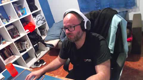 ravingr3d3 online show from May 9, 2026, 11:10 pm