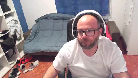 ravingr3d3 online show from May 14, 2026, 9:21 pm