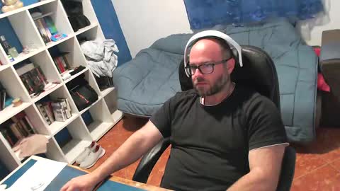 ravingr3d3 online show from May 17, 2026, 8:49 pm