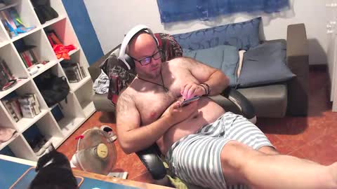 ravingr3d3 online show from May 26, 2026, 11:45 pm