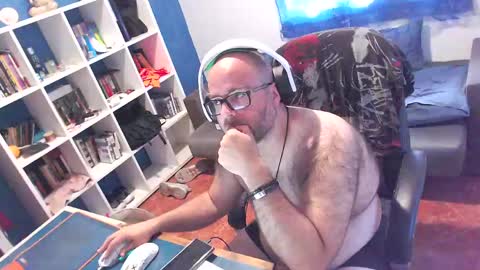 ravingr3d3 online show from May 29, 2026, 10:57 am